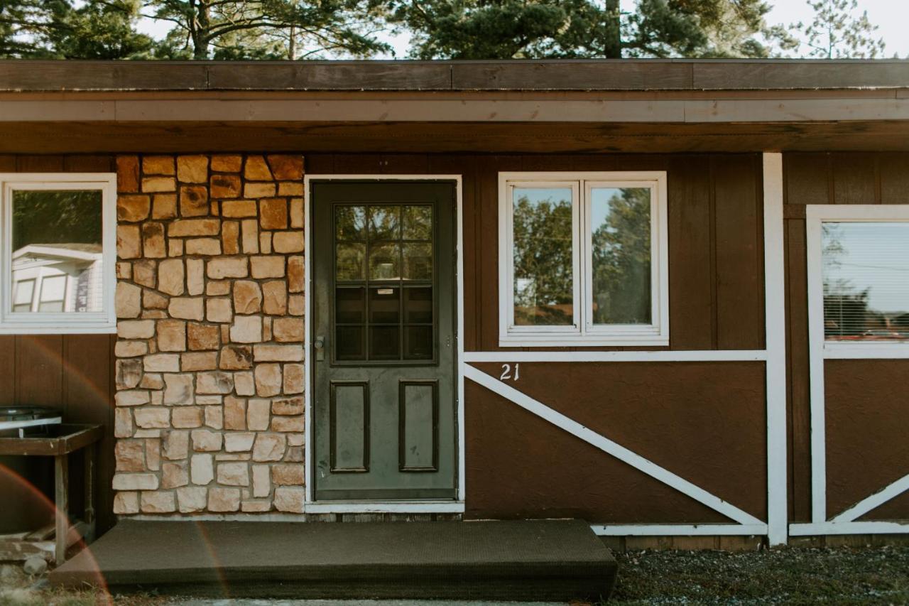 Silver Rapids Lodge & Campground Ely Bagian luar foto