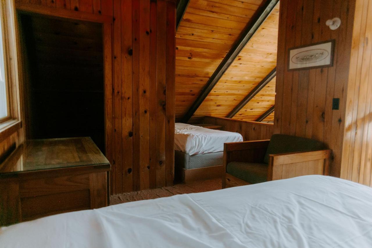 Silver Rapids Lodge & Campground Ely Bagian luar foto