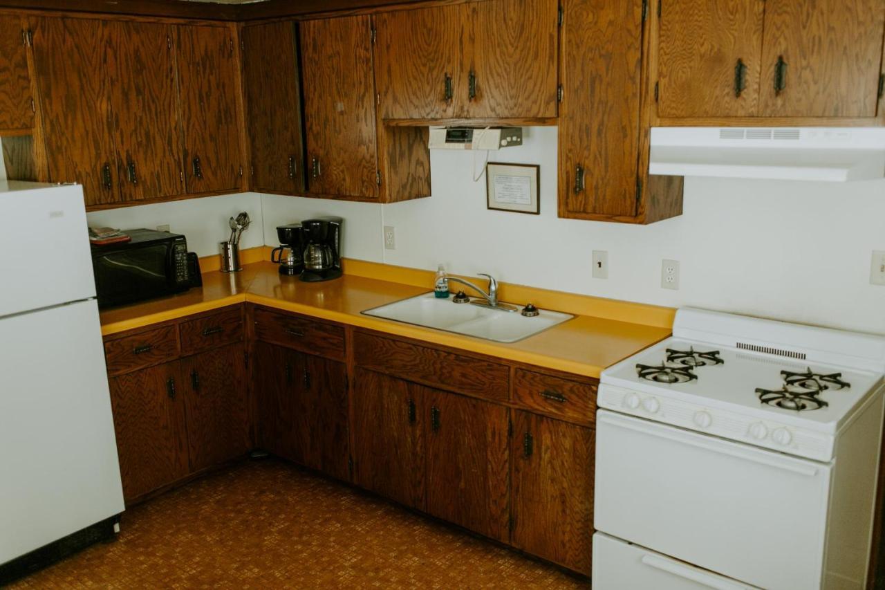 Silver Rapids Lodge & Campground Ely Bagian luar foto