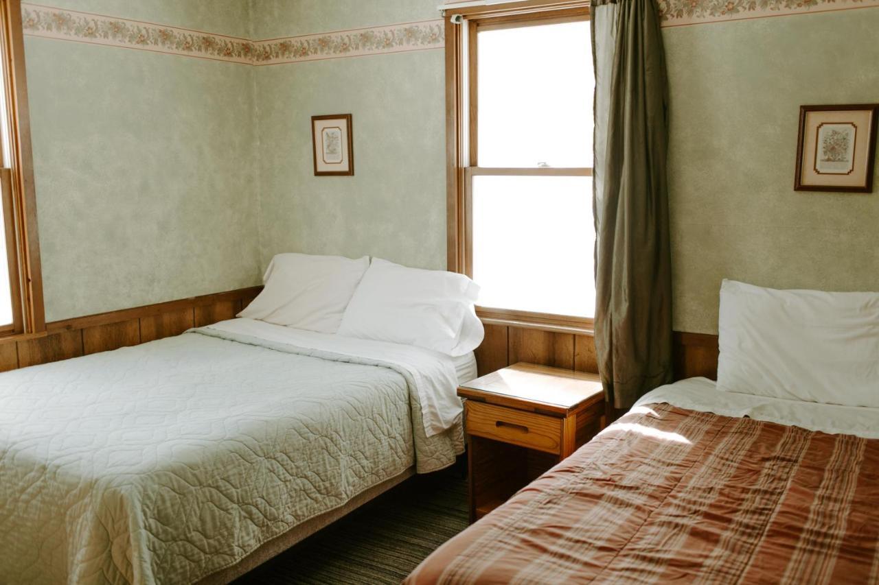 Silver Rapids Lodge & Campground Ely Bagian luar foto