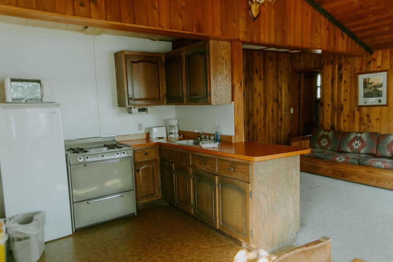 Silver Rapids Lodge & Campground Ely Bagian luar foto